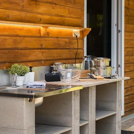 בית נופש Magic Tiny House By A Private Rehenice